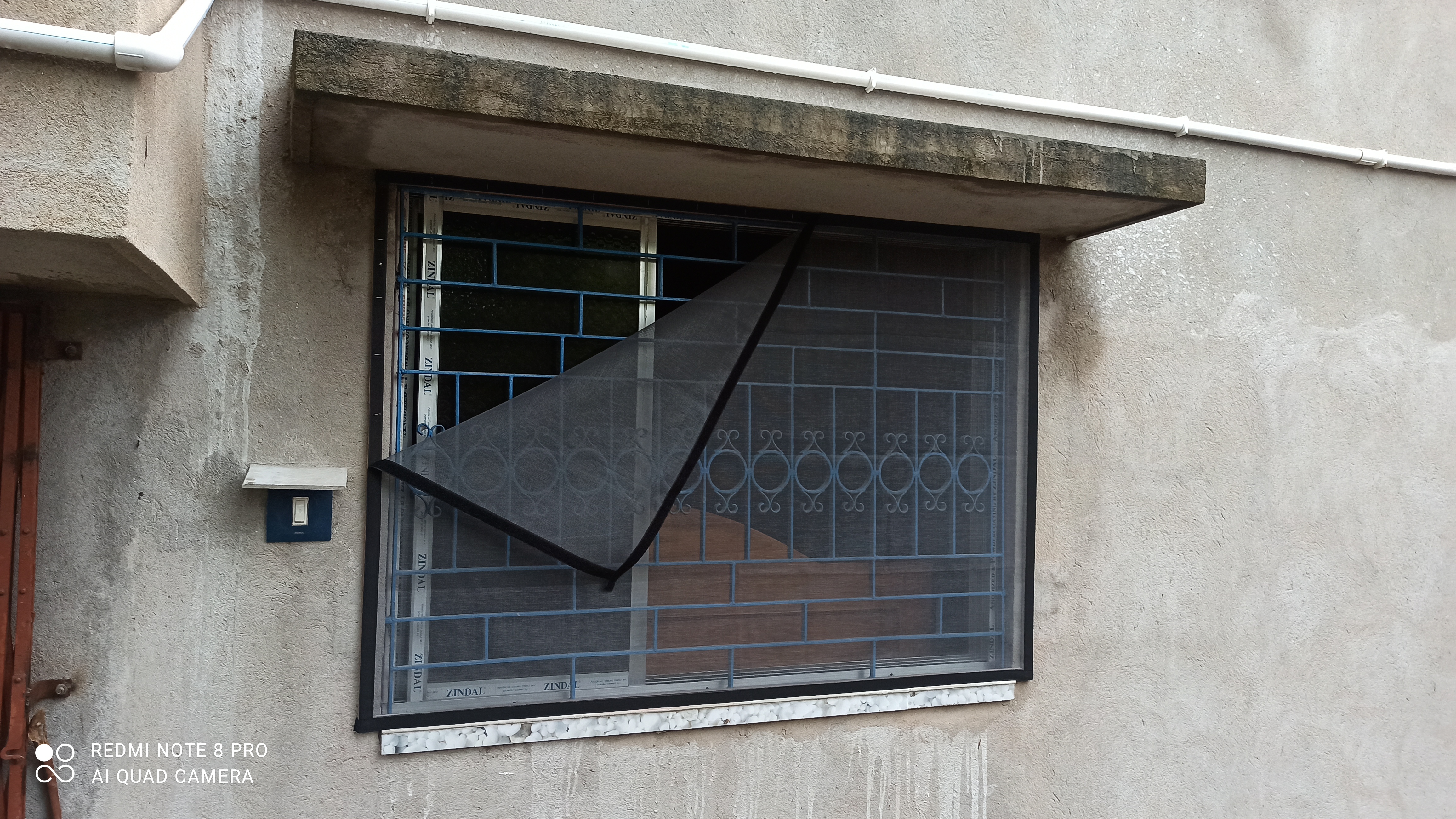 Mosquito Net installer Mr. Gourango Mondal in North Dumdum